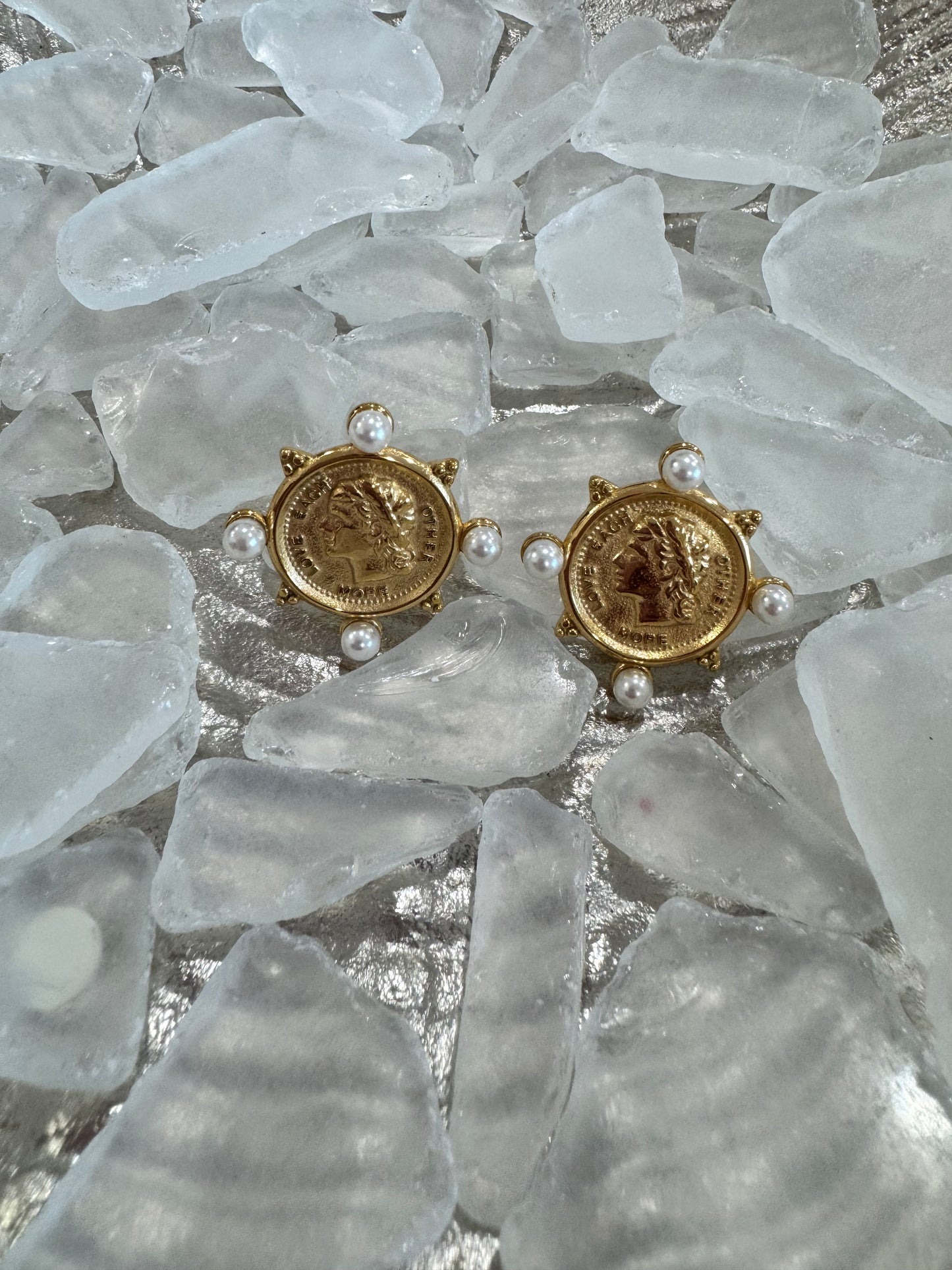 Chansuttpearls Pearl Coin Earrings