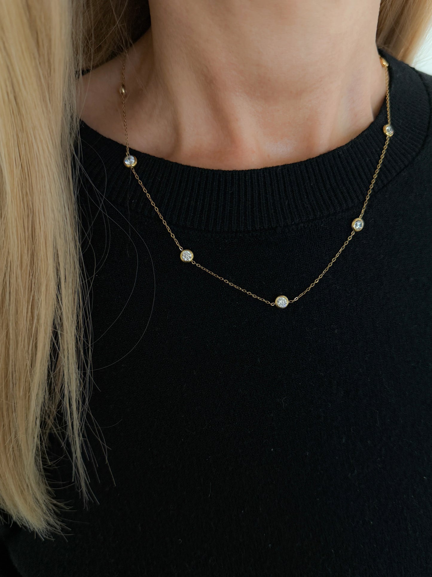 Chansutt Dainty Diamonds Necklace