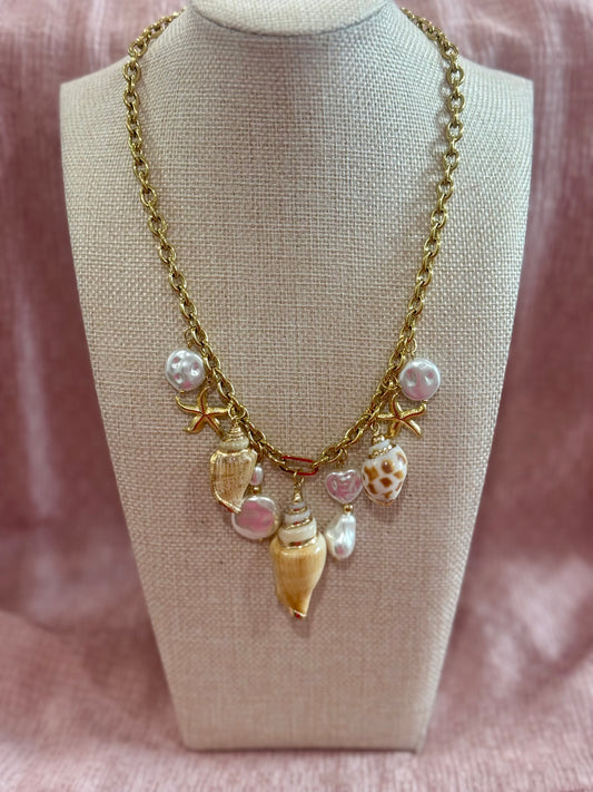 Chansuttpearls Shell Charm Necklace