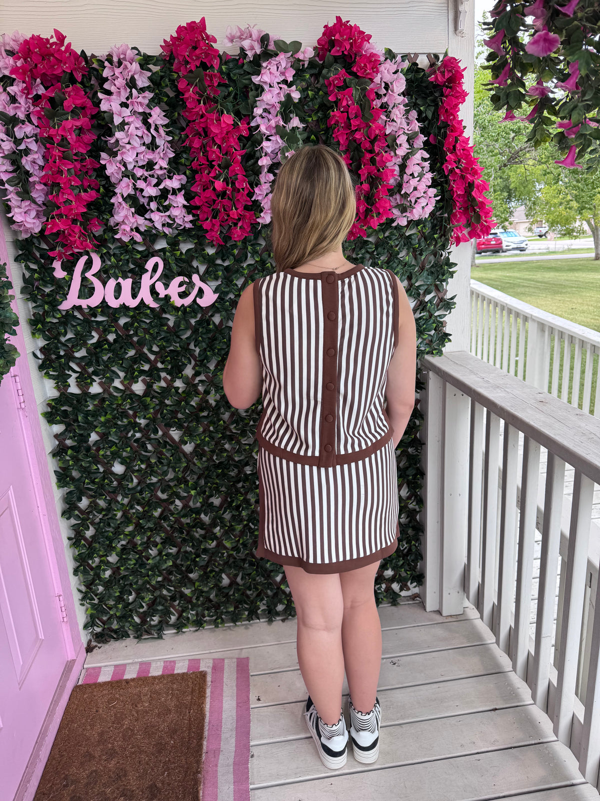 Get Striped Button Back Set