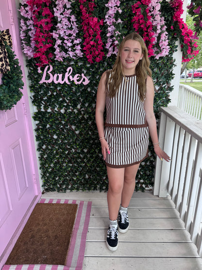 Get Striped Button Back Set